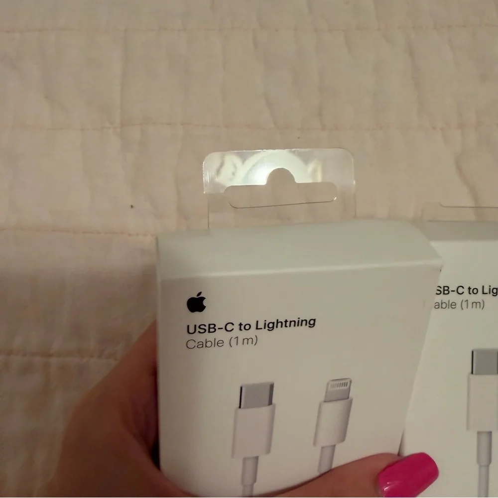 Set Of 2 USB C to Lightning Cables